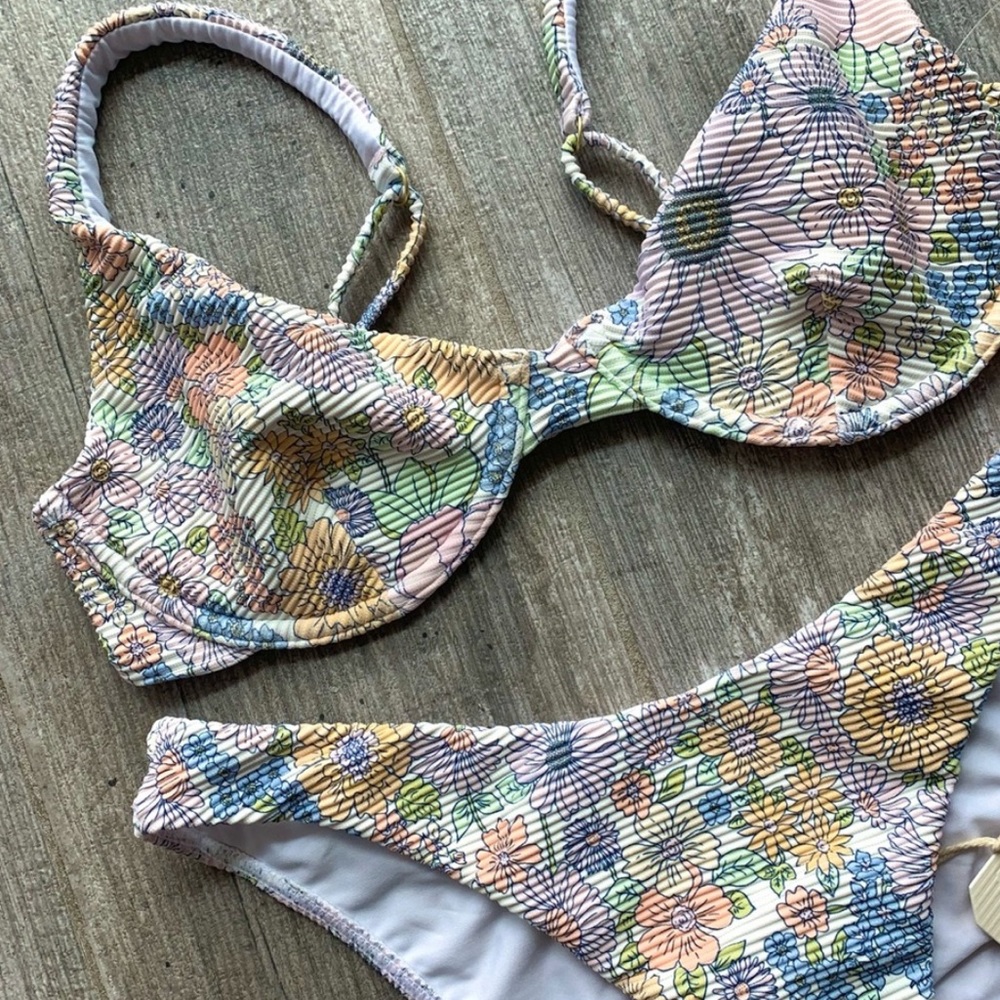 🔥🔥BILLABONG - SUNDANCE RUBY UNDERWIRE HIKE BIKINI SET🔥🔥 - Picture 6 of 9